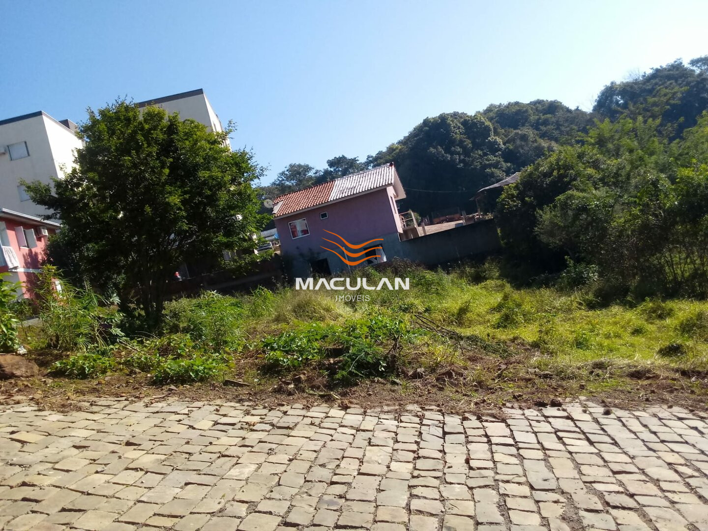 Vende-se Terreno